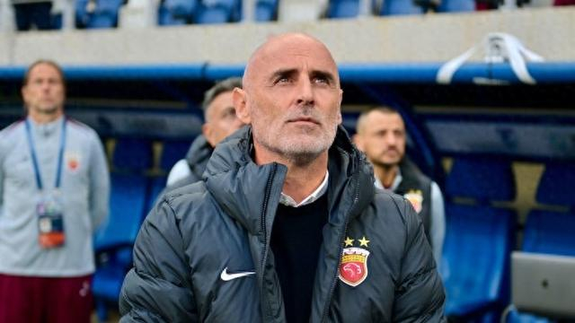 爱游戏网页-热身赛延续锋无力，伤病致海港前寻枪后堵漏，大概率延续去年低开走势？|蒋光太|上海海港|莱昂纳多|北京国安|圣彼得堡泽尼特俱乐部_新浪体育_新浪新闻