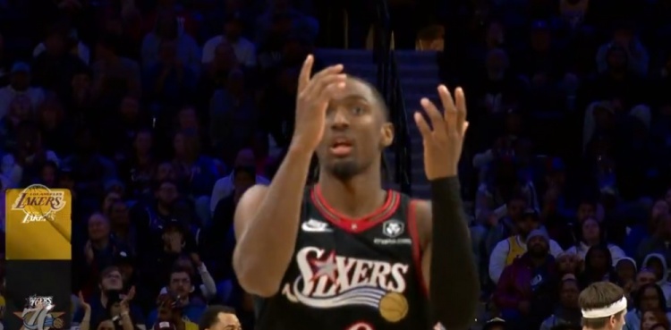 又快又强！马克西快速反击+对抗急停后仰中投 打停湖人！