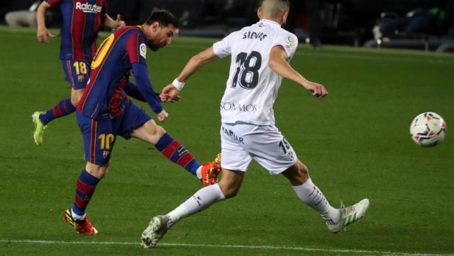 爱游戏登入-梅西纪录赛梅开二度，巴萨只差马竞4分